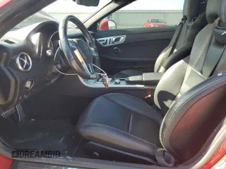 2016 Mercedes-Benz SLK 300 z VIN WDDPK3JAXGF119298, wystawiony jako Copart lot #43437575 z przebiegiem 28 940 mil mil oraz Szkoda całkowita • Salvage title. Historia ofert i sprzedaży dostępna na DreamBid. Obrazek 7.