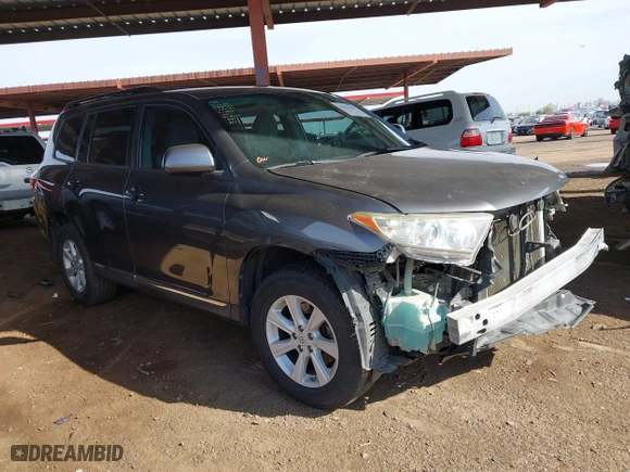 2013 Toyota Highlander with VIN 5TDZK3EH0DS134334, listed as a IAAI auction lot 41816783 with 197,707 mi miles. Bid and sale history available at carsss.com. Image 1.