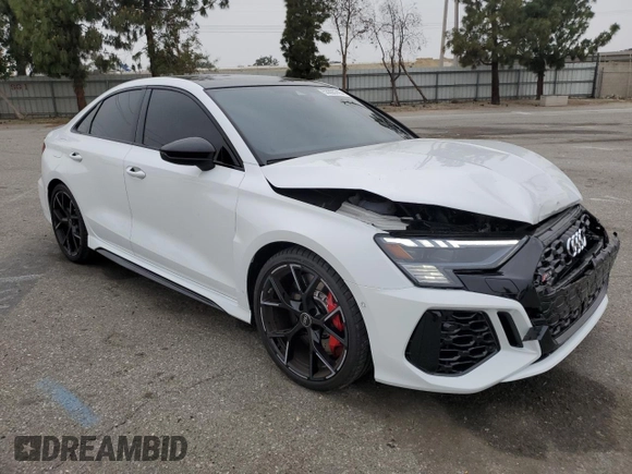 2023 Audi RS 3 z VIN WUAG4DGY2PA910584, wystawiony jako Copart lot #53393745 z przebiegiem 5 411 mil mil oraz Szkoda całkowita • Salvage title. Historia ofert i sprzedaży dostępna na DreamBid. Obrazek 4.