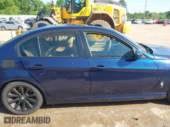 2011 BMW 3 Series 328i с VIN WBAPH7G5XBNN02082, выставлен на аукционе IAAI как лот 41988349 с пробегом 142 190 миль миль и . История ставок и продаж доступна на DreamBid. Изображение 13.
