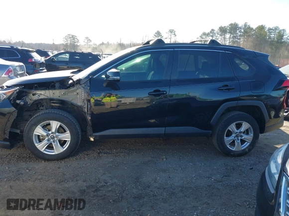 2019 Toyota RAV4 XLE with VIN 2T3W1RFV3KC002372, listed as a IAAI auction lot 41701236 with 111,706 mi miles. Bid and sale history available at carsss.com. Image 14.