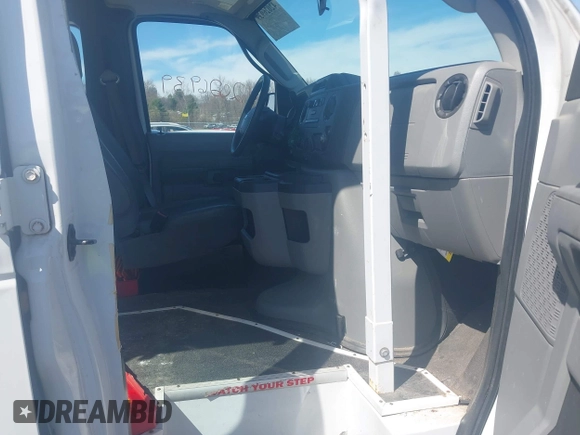 2014 Ford Econoline Cargo Commercial with VIN 1FTNS2EW7EDA67834, listed as a IAAI auction lot 42026939 with 138,501 mi miles. Bid and sale history available at carsss.com. Image 5.
