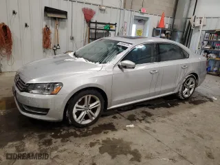 2014 Volkswagen Passat SE with VIN 1VWBP7A3XEC001570, listed as a Copart auction lot 45504675 with 139,112 mi miles and Clean Title. Bid and sale history available at carsss.com. Image 1.