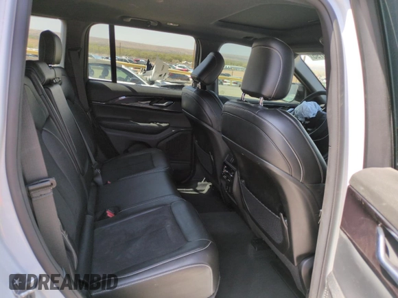 2023 Jeep Grand Cherokee Laredo z VIN 1C4RJHAG5PC520105, wystawiony jako Copart lot #50713795 z przebiegiem 15 880 mil mil oraz Szkoda całkowita • Salvage title. Historia ofert i sprzedaży dostępna na DreamBid. Obrazek 11.