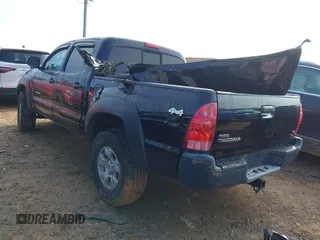 2015 Toyota Tacoma with VIN 3TMLU4EN8FM195249, listed as a IAAI auction lot 41416129 with 129,544 mi miles. Bid and sale history available at carsss.com. Image 3.