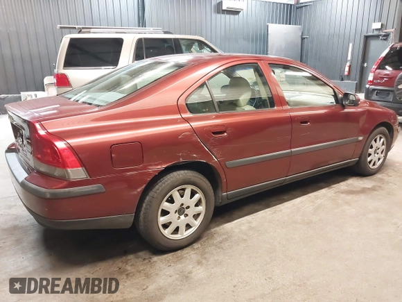 2001 Volvo S60 with VIN YV1RS61R912017817, listed as a IAAI auction lot 41981663 with 44,226 mi miles. Bid and sale history available at carsss.com. Image 6.