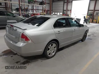 2009 Ford Fusion SEL with VIN 3FAHP08109R131914, listed as a IAAI auction lot 42005497 with 231,873 mi miles and . Bid and sale history available at carsss.com. Image 4.