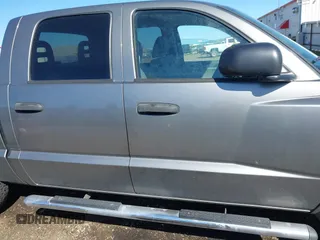 2005 Dodge Dakota SLT with VIN 1D7HW48N25S133725, listed as a IAAI auction lot 42074588 with 163,090 mi miles. Bid and sale history available at carsss.com. Image 13.