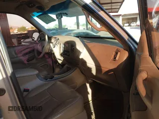 1998 Ford Expedition XLT with VIN 1FMRU1766WLA48035, listed as a IAAI auction lot 42680519 with 203,253 mi miles and . Bid and sale history available at DreamBid. Image 5.