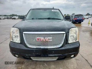2007 GMC Yukon Denali z VIN 1GKFK63827J347069, wystawiony jako Copart lot #60819625 z przebiegiem 302 034 mil mil oraz Czysty tytuł • Clean title. Historia ofert i sprzedaży dostępna na DreamBid. Obrazek 5.