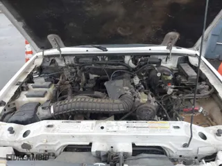 1998 Ford Ranger XL with VIN 1FTYR14XXWPB50753, listed as a IAAI auction lot 40927381 with 352,183 mi miles. Bid and sale history available at carsss.com. Image 10.