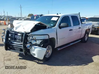 2011 Chevrolet Silverado 1500 LT with VIN 3GCUKSE24BG233850, listed as a IAAI auction lot 41663302 with 147,333 mi miles. Bid and sale history available at carsss.com. Image 17.