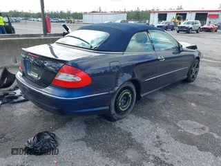 2006 Mercedes-Benz CLK 500 z VIN WDBTK75G66T071327, wystawiony jako IAAI lot #42248652 z przebiegiem 139 038 mil mil oraz . Historia ofert i sprzedaży dostępna na DreamBid. Obrazek 4.