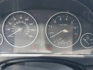 2014 BMW 3 Series 328i xDrive с VIN WBA3B5C5XEP652003, выставлен на аукционе IAAI как лот 42599798 с пробегом 117 649 миль миль и . История ставок и продаж доступна на DreamBid. Изображение 7.