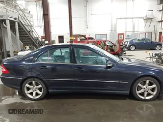 2007 Mercedes-Benz C 230 Sport с VIN WDBRF52H97F930409, выставлен на аукционе IAAI как лот 42504108 с пробегом 124 944 миль миль и . История ставок и продаж доступна на DreamBid. Изображение 13.