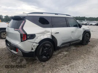 2024 Kia EV9 GT-Line with VIN KNDAEFS54R6035698, listed as a Copart auction lot 74137964 with 2,657 mi miles and Salvage Title. Bid and sale history available at carsss.com. Image 3.