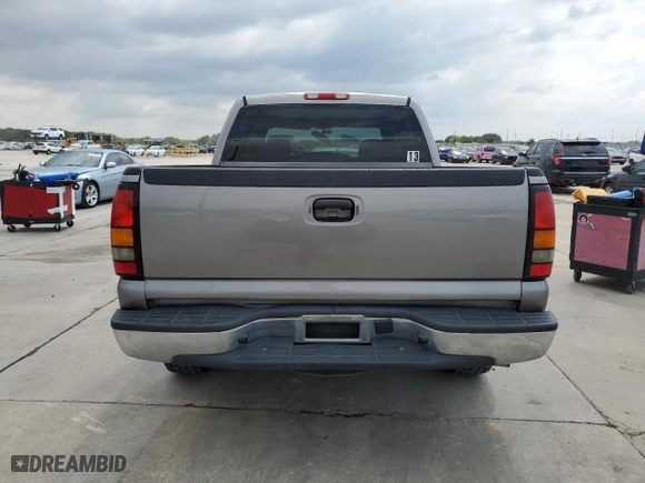 2007 GMC Sierra 1500 Classic SL with VIN 2GTEC13V471123759, listed as a Copart auction lot 70308694 with NaN miles and Clean Title. Bid and sale history available at carsss.com. Image 6.