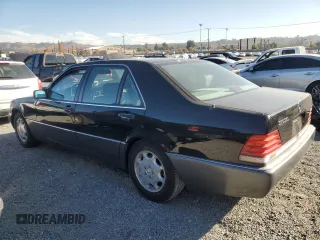 1993 Mercedes-Benz 500 z VIN WDBGA51E7PA107911, wystawiony jako Copart lot #82218754 z przebiegiem 113 328 mil mil oraz Tytuł czysty. Historia ofert i sprzedaży dostępna na DreamBid. Obrazek 2.