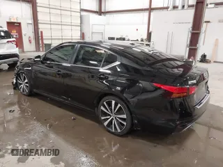 2020 Nissan Altima SR with VIN 1N4BL4CV5LC226199, listed as a IAAI auction lot 41555792 with 71,776 mi miles and . Bid and sale history available at carsss.com. Image 3.