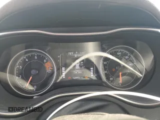 2019 Jeep Cherokee Latitude с VIN 1C4PJLCB9KD247202, выставлен на аукционе Copart как лот 57685415 с пробегом 120 556 миль миль и Списание • Salvage title. История ставок и продаж доступна на DreamBid. Изображение 9.