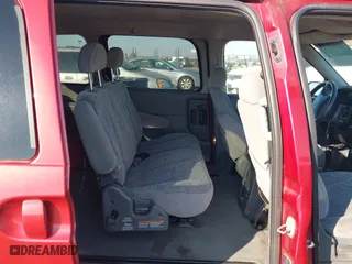 2001 Nissan Quest GXE with VIN 4N2ZN15T81D821145, listed as a IAAI auction lot 41468850 with 239,147 mi miles. Bid and sale history available at carsss.com. Image 8.