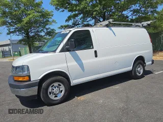 2021 Chevrolet Express Cargo с VIN 1GCWGAF72M1167380, выставлен на аукционе Copart как лот 62544795 с пробегом 84 845 миль миль и Чистый • Clean title. История ставок и продаж доступна на DreamBid. Изображение 1.
