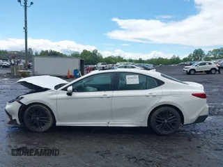 2025 Toyota Camry LE z VIN 4T1DAACK3SU065224, wystawiony jako IAAI lot #42341546 z przebiegiem 3 186 mil mil oraz . Historia ofert i sprzedaży dostępna na DreamBid. Obrazek 14.