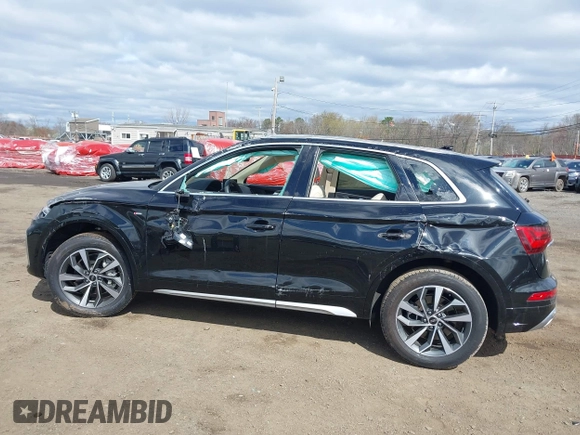 2024 Audi Q5 S line Premium z VIN WA1GAAFY8R2043043, wystawiony jako IAAI lot #42054728 z przebiegiem 10 929 mil mil oraz . Historia ofert i sprzedaży dostępna na DreamBid. Obrazek 11.