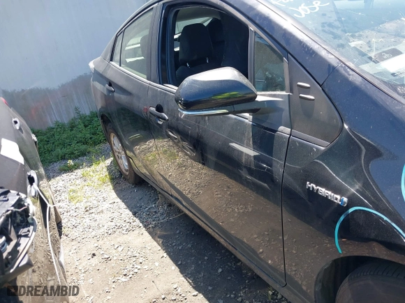 2016 Toyota Prius Two with VIN JTDKBRFU5G3009450, listed as a IAAI auction lot 41945872 with 100,549 mi miles. Bid and sale history available at carsss.com. Image 14.
