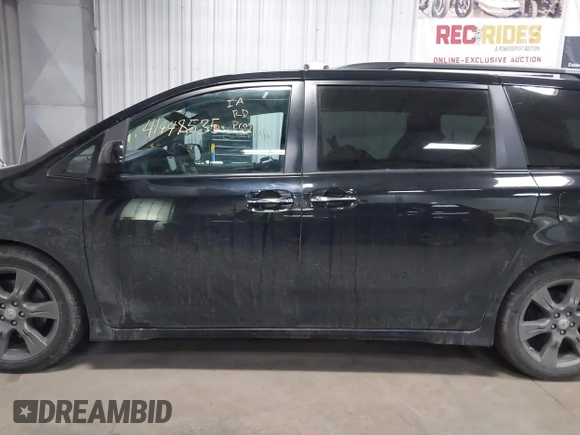 2017 Toyota Sienna SE with VIN 5TDXZ3DC5HS897285, listed as a IAAI auction lot 41448535 with 125,546 mi miles. Bid and sale history available at carsss.com. Image 14.