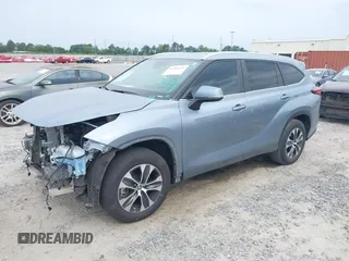 2023 Toyota Highlander L z VIN 5TDKDRAH4PS040014, wystawiony jako IAAI lot #42206183 z przebiegiem 43 219 mil mil oraz . Historia ofert i sprzedaży dostępna na DreamBid. Obrazek 2.