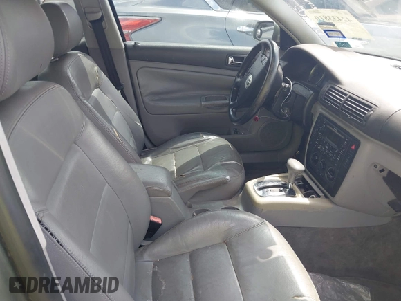 2004 Volkswagen Passat GLS с VIN WVWPD63B34E070605, выставлен на аукционе IAAI как лот 42433810 с пробегом 187 191 миль миль и . История ставок и продаж доступна на DreamBid. Изображение 5.