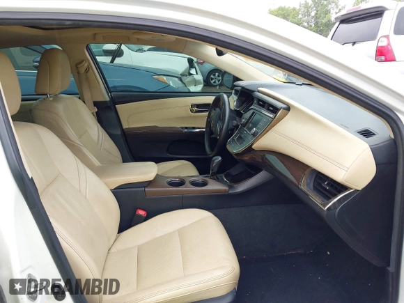2013 Toyota Avalon XLE z VIN 4T1BK1EBXDU028546, wystawiony jako IAAI lot #42352506 z przebiegiem 144 139 mil mil oraz . Historia ofert i sprzedaży dostępna na DreamBid. Obrazek 5.