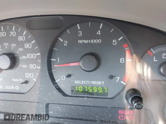 2003 Ford Mustang Deluxe z VIN 1FAFP44453F379157, wystawiony jako IAAI lot #41612382 z przebiegiem 107 599 mil mil oraz . Historia ofert i sprzedaży dostępna na DreamBid. Obrazek 7.