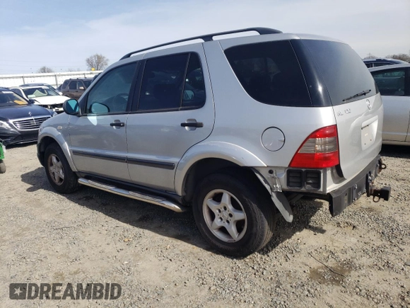 1998 Mercedes-Benz M-Class with VIN 4JGAB54E0WA044970, listed as a Copart auction lot 43999014 with 246,354 mi miles and Clean Title. Bid and sale history available at carsss.com. Image 2.
