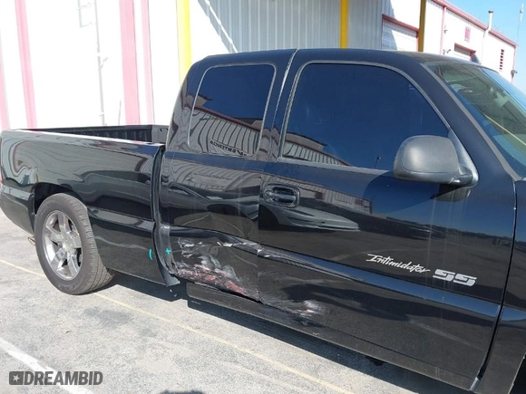 2006 Chevrolet Silverado SS with VIN 2GCEC19N961345767, listed as a IAAI auction lot 41634329 with NaN miles. Bid and sale history available at carsss.com. Image 6.