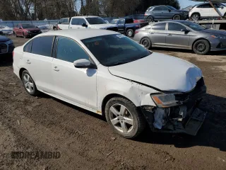 2011 Volkswagen Jetta SE with VIN 3VWDX7AJ7BM371585, listed as a Copart auction lot 48495275 with 198,268 mi miles and Clean title. Bid and sale history available at DreamBid. Image 4.