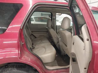 2008 Mercury Mariner Premier z VIN 4M2CU97128KJ30926, wystawiony jako IAAI lot #41732129 z przebiegiem 278 000 mil mil oraz . Historia ofert i sprzedaży dostępna na DreamBid. Obrazek 8.