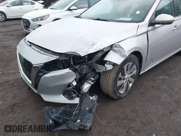 2020 Nissan Altima S z VIN 1N4BL4BV5LC208609, wystawiony jako IAAI lot #41894171 z przebiegiem 88 658 mil mil oraz . Historia ofert i sprzedaży dostępna na DreamBid. Obrazek 6.