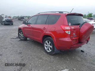 2010 Toyota RAV4 Limited z VIN JTMDF4DVXA5027336, wystawiony jako IAAI lot #42264028 z przebiegiem 118 122 mil mil oraz . Historia ofert i sprzedaży dostępna na DreamBid. Obrazek 3.
