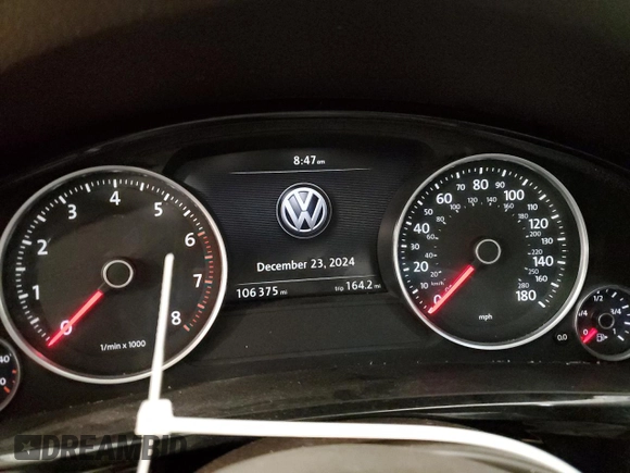 2016 Volkswagen Touareg Sport with VIN WVGEF9BP3GD010197, listed as a Copart auction lot 85826584 with 106,375 mi miles and Salvage Title. Bid and sale history available at DreamBid. Image 9.