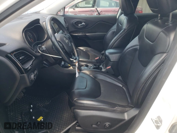 2019 Jeep Cherokee Latitude Plus z VIN 1C4PJLLB5KD406667, wystawiony jako Copart lot #62177795 z przebiegiem 131 822 mil mil oraz Szkoda całkowita • Salvage title. Historia ofert i sprzedaży dostępna na DreamBid. Obrazek 7.