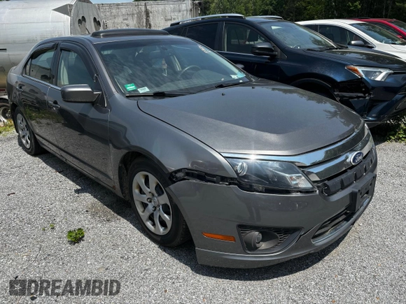 2010 Ford Fusion SE z VIN 3FAHP0HA5AR364515, wystawiony jako Copart lot #61060035 z przebiegiem Nie podano mil oraz Czysty tytuł • Clean title. Historia ofert i sprzedaży dostępna na DreamBid. Obrazek 1.