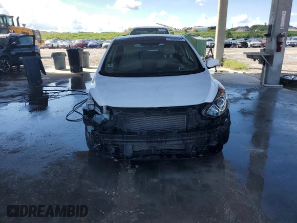 2013 Hyundai Elantra GT with VIN KMHD35LEXDU112571, listed as a Copart auction lot 73686384 with 22,197 mi miles and Salvage Title. Bid and sale history available at carsss.com. Image 5.