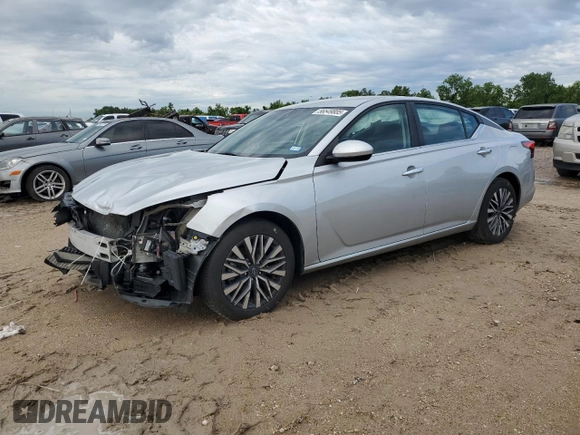2023 Nissan Altima SV z VIN 1N4BL4DV7PN330976, wystawiony jako Copart lot #56549885 z przebiegiem 40 420 mil mil oraz Szkoda całkowita • Salvage title. Historia ofert i sprzedaży dostępna na DreamBid. Obrazek 1.