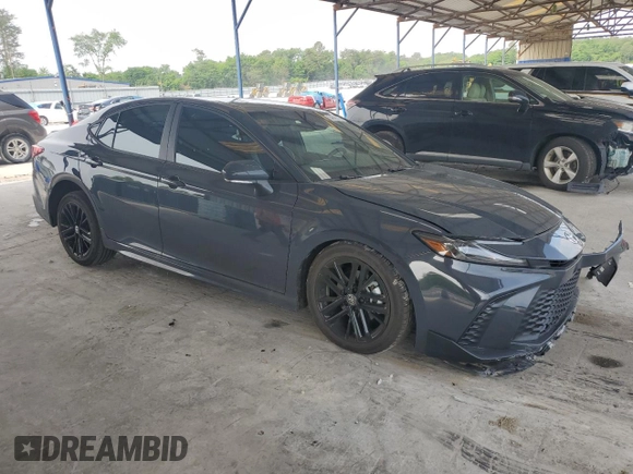 2025 Toyota Camry LE z VIN 4T1DAACK7SU550546, wystawiony jako Copart lot #54840245 z przebiegiem 3 669 mil mil oraz Szkoda całkowita • Salvage title. Historia ofert i sprzedaży dostępna na DreamBid. Obrazek 4.