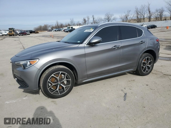 2020 Alfa Romeo Stelvio Ti z VIN ZASPAKBN4L7C91444, wystawiony jako Copart lot #43635865 z przebiegiem 83 848 mil mil oraz Szkoda całkowita • Salvage title. Historia ofert i sprzedaży dostępna na DreamBid. Obrazek 1.