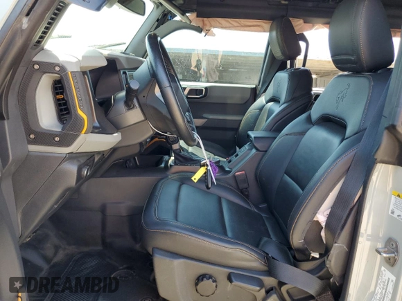2021 Ford Bronco z VIN 1FMEE5DP1MLB07165, wystawiony jako Copart lot #59050885 z przebiegiem 49 044 mil mil oraz Szkoda całkowita • Salvage title. Historia ofert i sprzedaży dostępna na DreamBid. Obrazek 7.