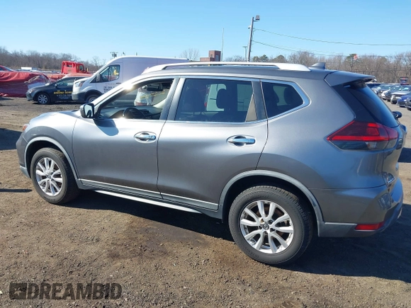 2018 Nissan Rogue SV z VIN KNMAT2MV5JP500550, wystawiony jako IAAI lot #41705570 z przebiegiem 93 495 mil mil oraz . Historia ofert i sprzedaży dostępna na DreamBid. Obrazek 6.