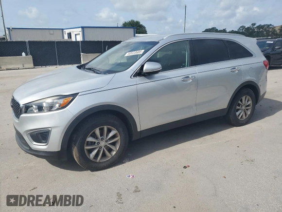 2017 Kia Sorento LX z VIN 5XYPG4A38HG257486, wystawiony jako Copart lot #60033685 z przebiegiem 85 605 mil mil oraz Czysty tytuł • Clean title. Historia ofert i sprzedaży dostępna na DreamBid. Obrazek 1.